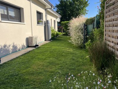 Maison 140 m2 piscine fleurs jardin