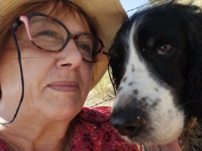 Evelyne et Roger, gardent votre bien, pouponnent vos animaux et entretiennent votre extérieur.