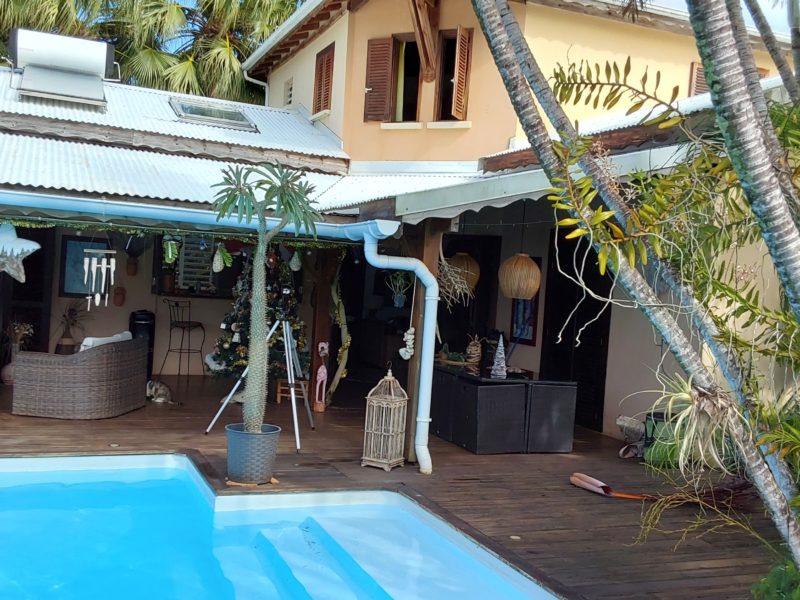 Villa avec piscine guadeloupe contre prêt camping car